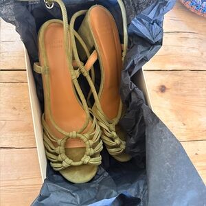 Sèzane elegant suede Olive Strappy Knotted Ring Heels